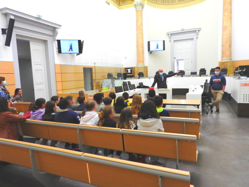 des eleves au tribunal 03